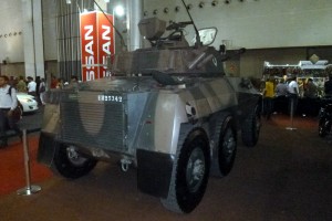 Tanque-Jipe-exercito-Cascavel-militar-traseira