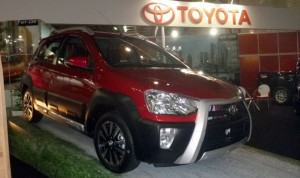 Toyota-Bienal-Automovel-2013-Belo-Horizonte-Etios-Cross