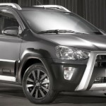 Toyota-Etios-Cross-hatch-2014-Brasil-offroad