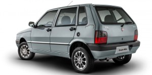 Fiat-Uno-Mille-Grazie-Mile-Brasil-2013-traseira
