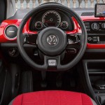 Volkswagen-Cross-Up-2014-interior-painel