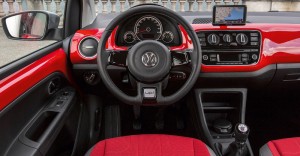 Volkswagen-Cross-Up-2014-interior-painel