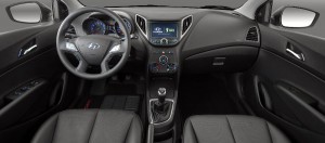 Hyundai-HB20-2014-Copa-do-Mundo-Fifa-Brasil-interior-painel