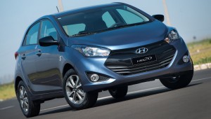 Hyundai-HB20-2014-automatico-Copa-do-Mundo-Fifa-Brasil-dianteira