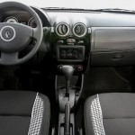 Renault-Sandero-Stepway-Tweed-serie-especial-2014-Brasil-interior-painel