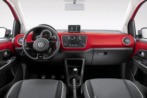 Volkswagen-up-2015-Brasil-red-interior-painel-grande