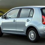 Volkswagen-up-2015-Brasil-traseira