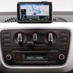 Volkswagen-up-2015-Brasil-white-interior-painel-GPS-maps-more