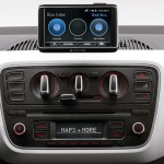 Volkswagen-up-2015-Brasil-white-interior-painel-maps-more