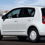Volkswagen-up-2015-Brasil-white-traseira