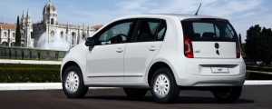 Volkswagen-up-2015-Brasil-white-traseira
