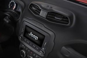 Jeep_Renegade-Latitude_02