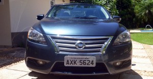 Nissan-Sentra-SL-2014-CVT-dianteira