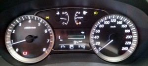 Nissan-Sentra-SL-2014-painel