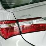 Toyora-Corolla-Altis-Brasil-2015-CVT-Multi-Drive-detalhe-lanterna