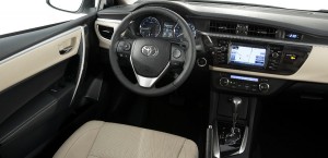 Toyora-Corolla-Altis-Brasil-2015-CVT-Multi-Drive-interior-painel