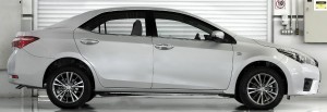 Toyora-Corolla-Altis-Brasil-2015-CVT-Multi-Drive-lateral