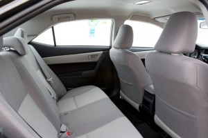 Toyora-Corolla-GLi-Brasil-2015-CVT-Multi-Drive-banco-traseiro