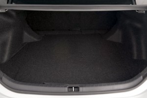 Toyora-Corolla-GLi-XEi-Altis-Brasil-2015-CVT-Multi-Drive-porta-malas