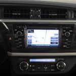 Toyora-Corolla-XEi-Brasil-2015-CVT-Multi-Drive-painel-GPS