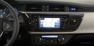 Toyora-Corolla-XEi-Brasil-2015-CVT-Multi-Drive-painel-GPS