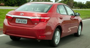Toyota-Corolla-2015-GLi-Brasil-CVT