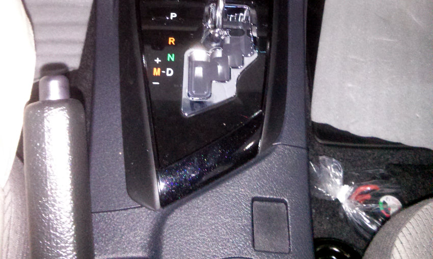 Renato Parizzi / De 0 a 100 Toyota-Corolla-2015-GLi-Brasil-CVT-painel-acabamento-mal-feito-botao-Sport
