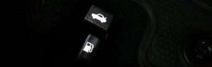 Toyota-Corolla-2015-GLi-Brasil-CVT-painel-alavanca-porta-malas-bocal-combustivel