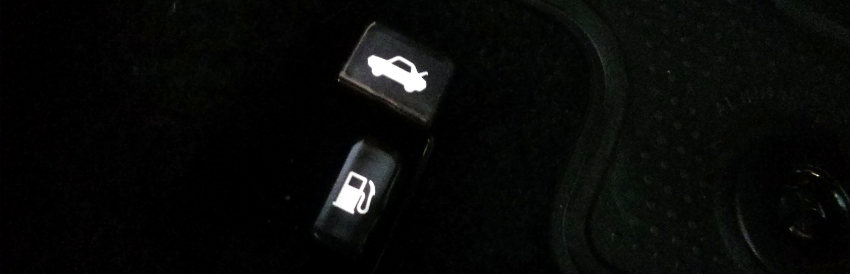 Renato Parizzi / De 0 a 100 Toyota-Corolla-2015-GLi-Brasil-CVT-painel-alavanca-porta-malas-bocal-combustivel