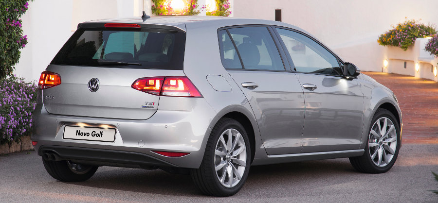 Volkswagen/Divulgação Volkswagen-Golf-Comfortline-Brasil-2014-1.4-TSI