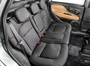 Fiat-Linea-2015-Brasil-Absolute-Dualogic-Plus-interior
