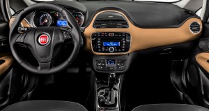 Fiat-Linea-2015-Brasil-Absolute-Dualogic-Plus-painel