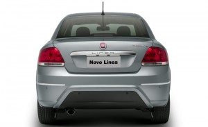 Fiat-Linea-2015-Brasil-Absolute-Dualogic-Plus-traseira