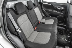 Fiat-Linea-2015-Brasil-Essence-interior