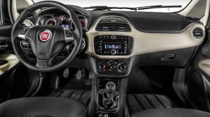 Fiat-Linea-2015-Brasil-Essence-painel