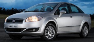 Fiat-Linea-2015-Brasil-Essence-visual-dianteira