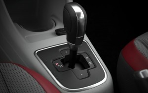 Volkswagen-up-move-high-red-white-black-cambio-I-Motion-Brasil-2015