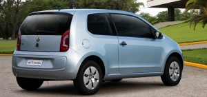 Volkswagen-up-take-move-2-portas-Brasil-2015-azul