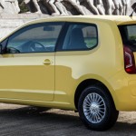 Volkswagen-up-take-move-2-portas-Brasil-2015-traseira