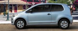 Volkswagen-up-take-move-2-portas-I-motion-Brasil-2015-lateral
