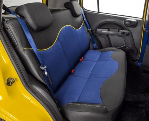 Fiat-Uno-Rua-2014-Brasil-banco-traseiro