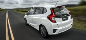 Honda-Fit-EX-EXL-Brasil-2015-CVT-traseira