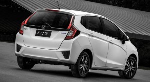 Honda-Fit-EXL-Brasil-2015-CVT-traseira