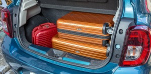Nissan-New-March-Conforto-S-SV-SL-2015-Brasil-porta-malas