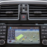 Nissan-New-March-SL-2015-Brasil-painel-GPS