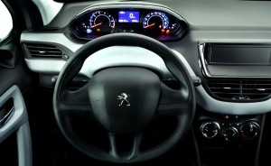 Peugeot-208-Active-2015-Brasil-painel-manual