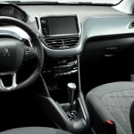 Peugeot-208-Griffe-2015-Brasil-automatico-painel