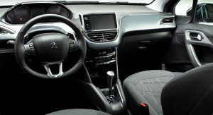Peugeot-208-Griffe-2015-Brasil-automatico-painel