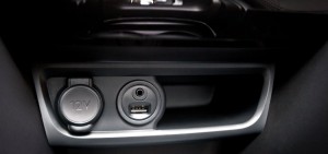 Peugeot-208-Griffe-2015-Brasil-painel-detalhe