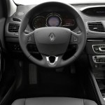 Renault-Fluence-GT-Line-Xtronic-CVT-painel